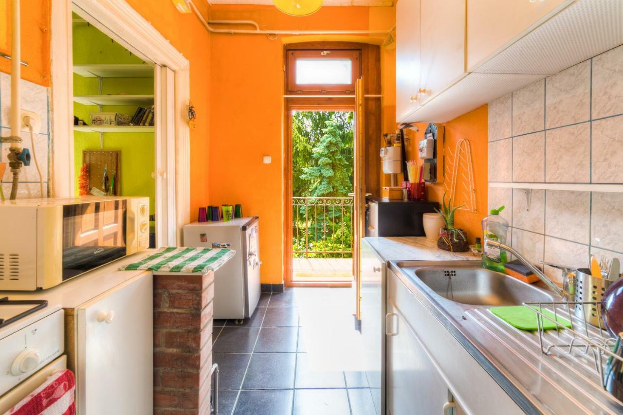 Green Apartment Boedapest Buitenkant foto