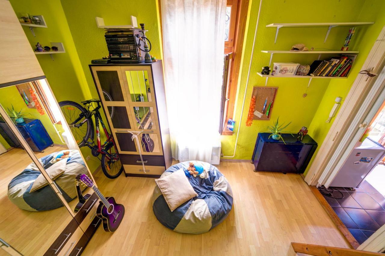 Green Apartment Boedapest Buitenkant foto